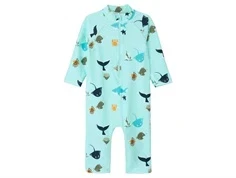 Mintgrøn badeheldragt med UV beskyttelse fra Name It UPF 50 13226596 blue tint med havdyr